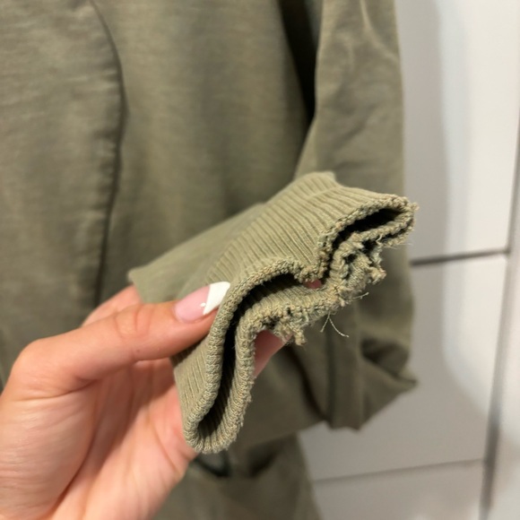 Lululemon On The Daily Hoodie
Heathered Fatigue Fog - Picture 9 of 12